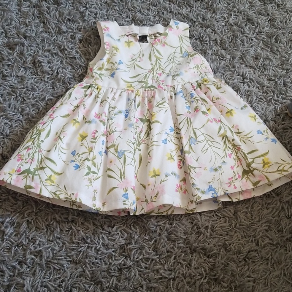 Beautiful floral dress 🌷🌻🌹